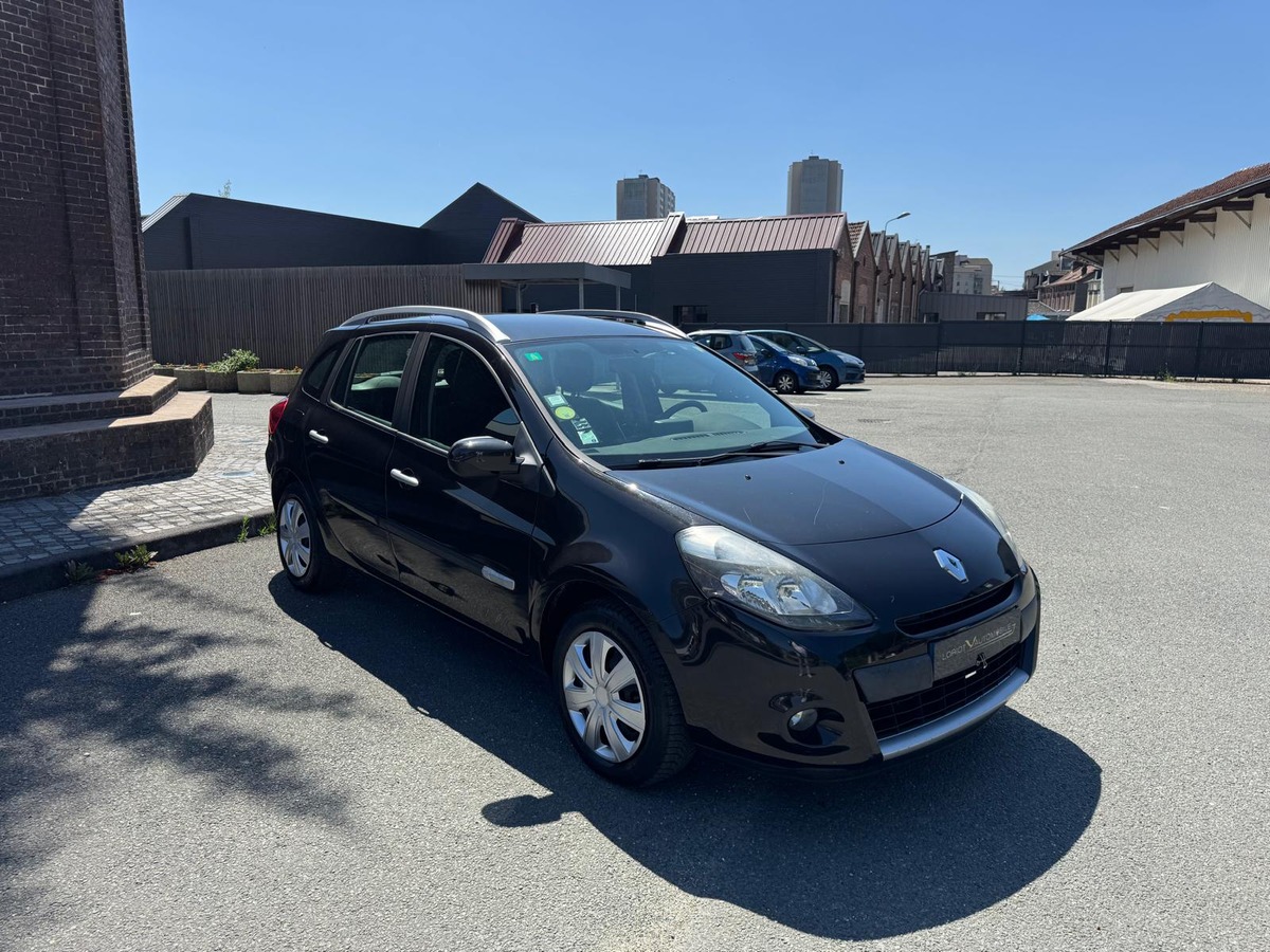 RENAULT Clio III estate 1.5 dci authentique - garantie