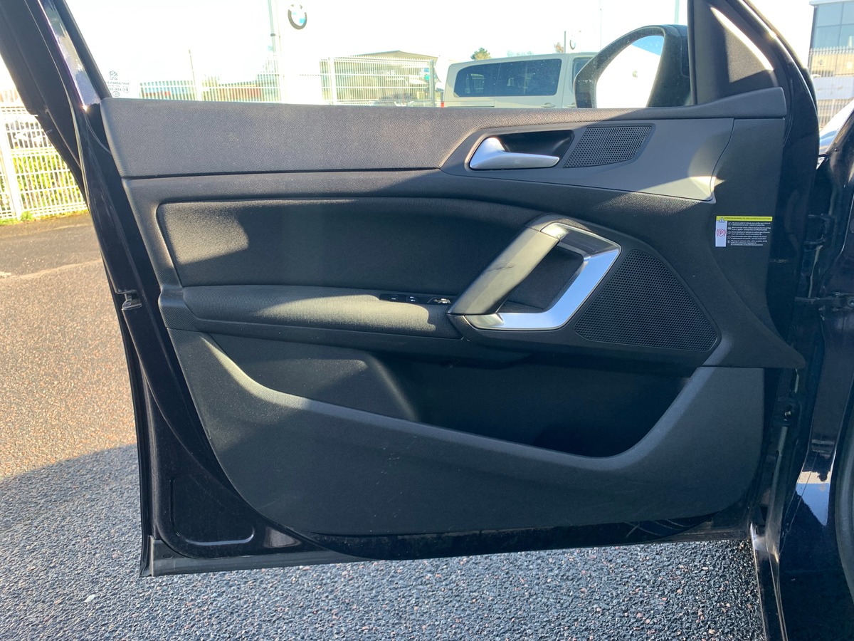 Peugeot 308 130 ch | Allure | Caméra de recul | Apple car play | Régulateur vitesse | Barres de toit