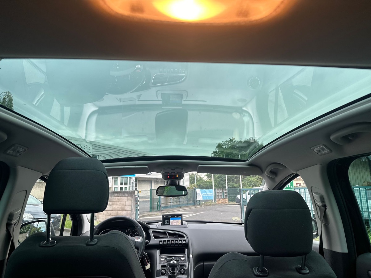 Peugeot 3008 1.6 HDI 115 CV allures 4XCBLeux