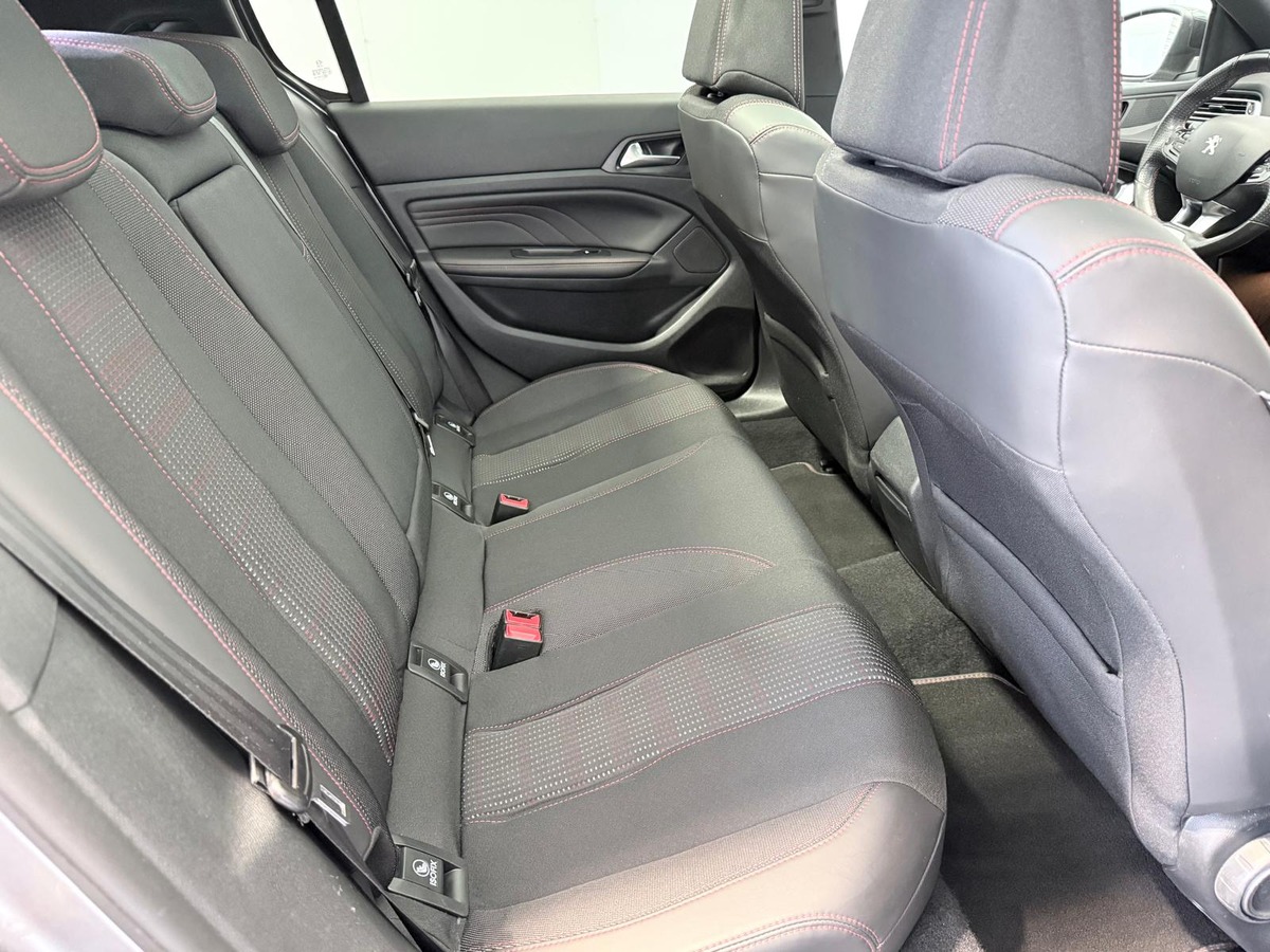 Peugeot 308 Eat6  1.6 Bluehdi 115 Gt line
