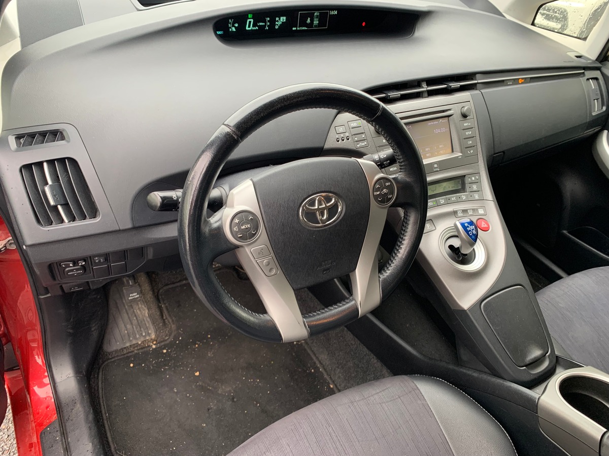 Toyota Prius 136 ch | Dynamic | Caméra de recul | Régulateur de vitesse | Climatisation