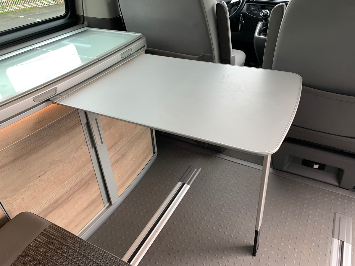 Volkswagen California 150 | COAST | Premiére Main | Attelage | Rallonge lit | Pneus Toutes Saisons