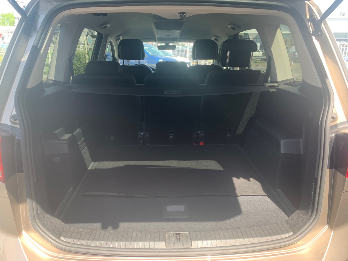 Volkswagen Touran 115 | Confortline | Caméra recul | Régulateur vitesse adaptatif | Apple car Play