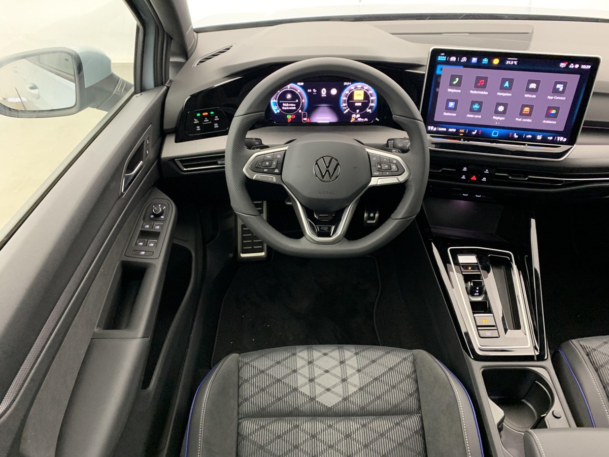 Volkswagen Golf 8  150 ch DSG7 2.0 TDI R-LINE
