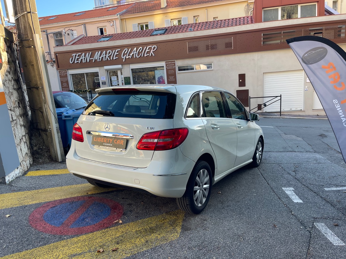Mercedes Benz CLASSE B B 180 1.5 CDI 109 CV / KM Réel / Caméra de Recul / Intérieur Beige