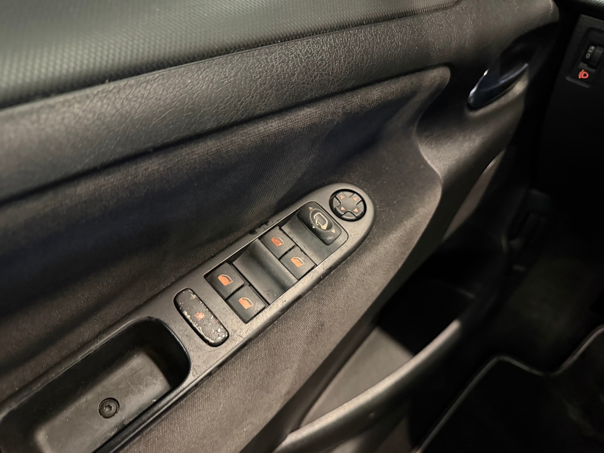 Peugeot 207 1.6 VTI 120CH Premium Pack / 5 portes / Clim auto