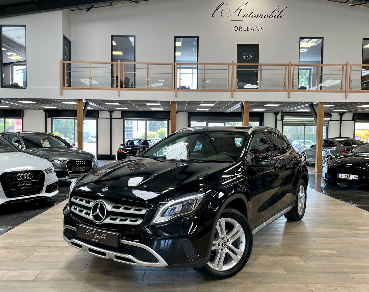 Mercedes-Benz GLA* 220d Sensation 4Matic 7G-DCT c