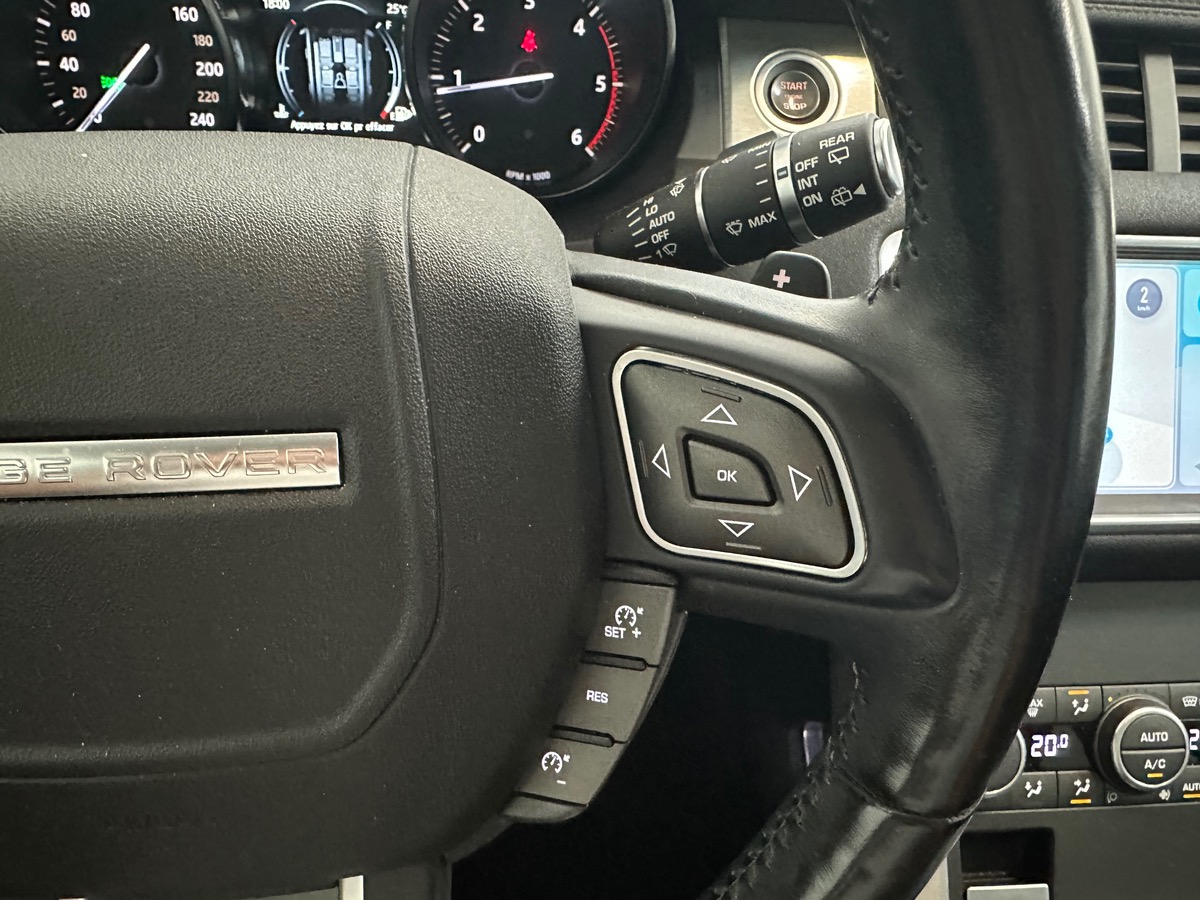 Land-Rover Range Rover Evoque TD4 180cv SE DYNAMIC BVA Toit panoramique / CarPlay