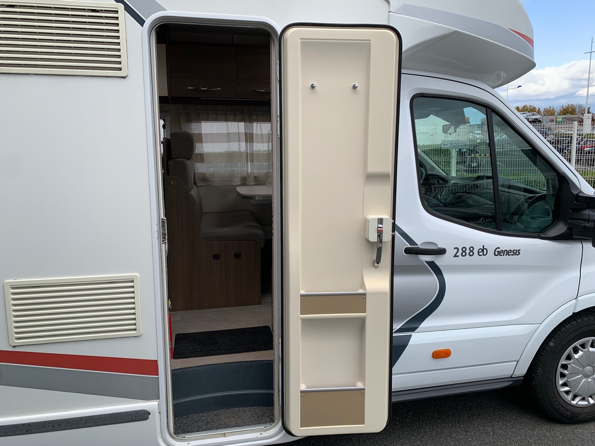 Ford Challenger 155 ch | 2,2 litres | GENESIS 288 EB Profilé | 3 Couchages | Caméra de recul