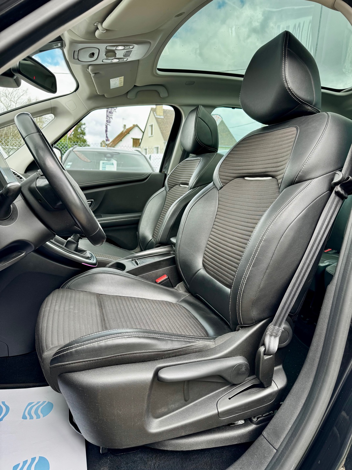 RENAULT Grand Scenic IV BLUE DCI 120 CV INTENS 7 PLACES AFFICHEUR TÊTE HAUTE / TOIT PANO / CAMÉRA