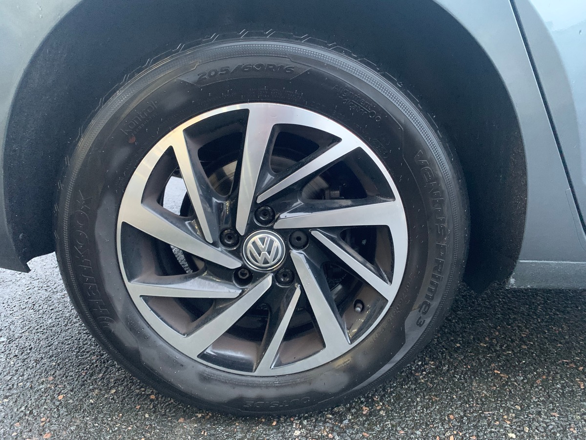 Volkswagen Touran 115 | Connect | 7 Places | Caméra recul | GPS | Bluetooth | Régulateur vitesse