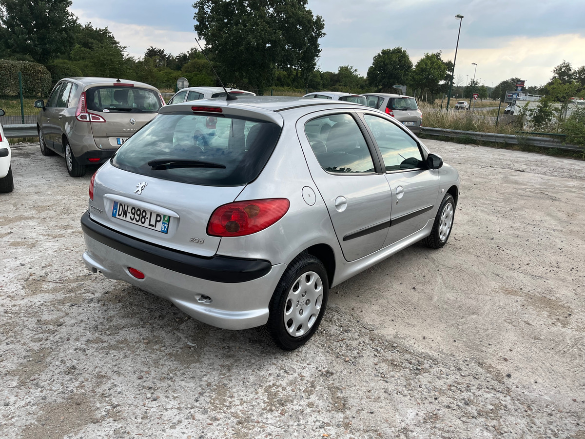 Peugeot 206 1.4i 16v 108422KM