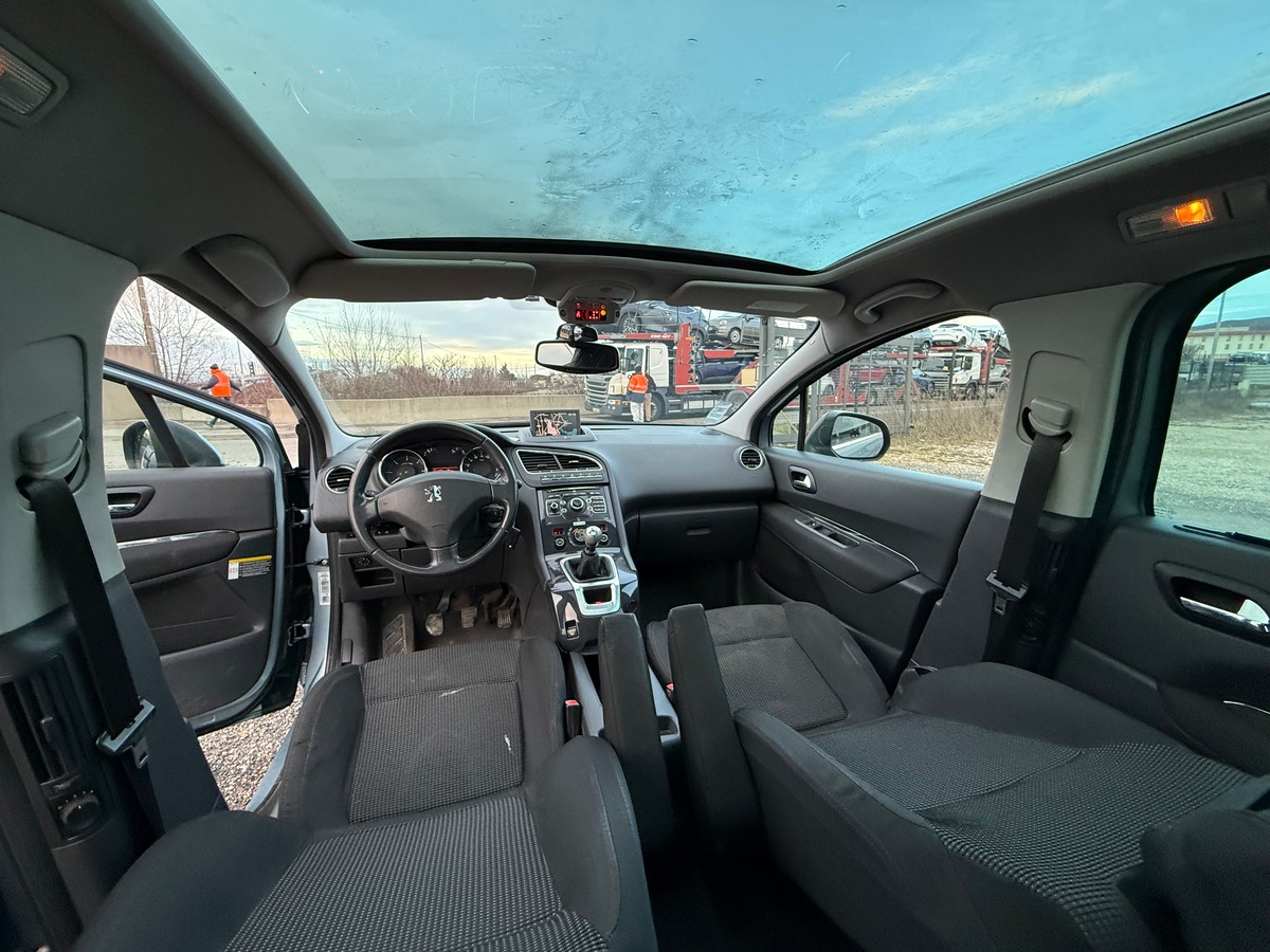 Peugeot 5008 2.0 HDi 16V FAP 150 CH 7 places TOUTES OPTION DISTRIB NEUVE