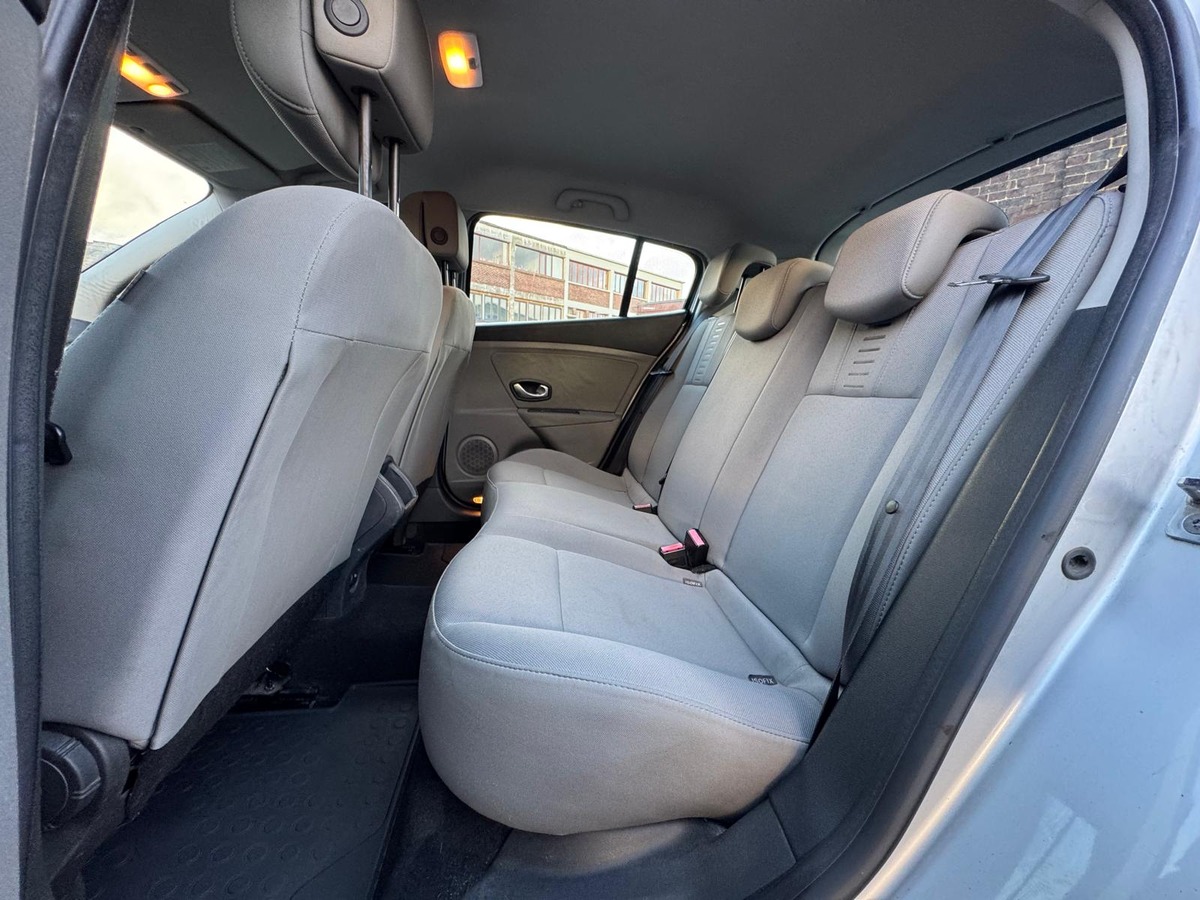 RENAULT Megane III 1.6 E85 (Flexfuel) 110cv Carminat Tom Tom  - Garantie