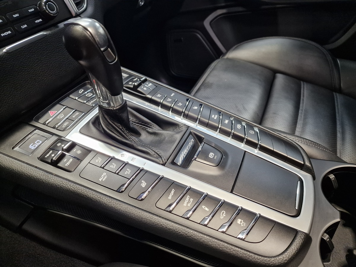 Porsche MACAN TURBO 400cv TOIT OUVRANT/ BOSE/ PDLS+ j
