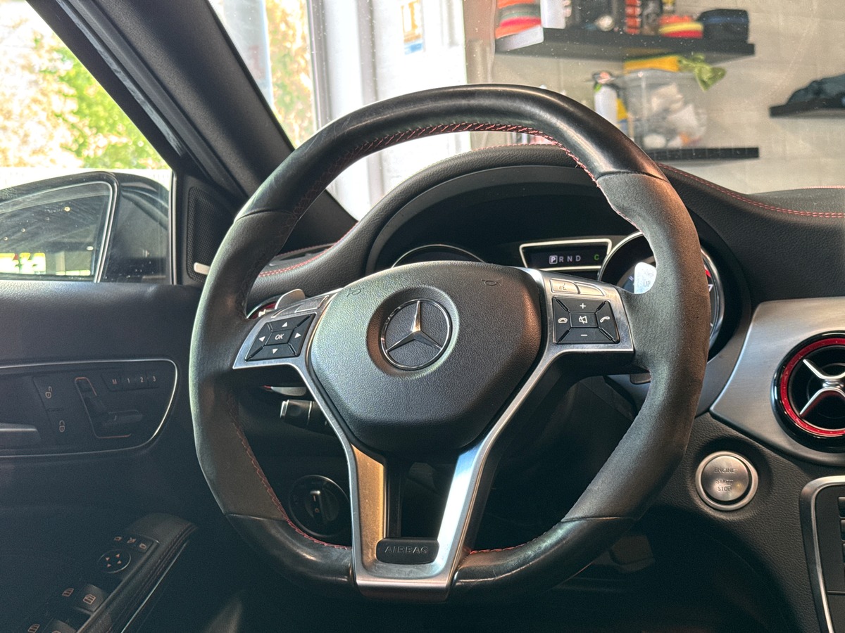 Mercedes-Benz GLA 45 AMG | Noir Cosmos | Toit Ouvrant | Sièges Perf | Keyless | Garantie 12 Mois
