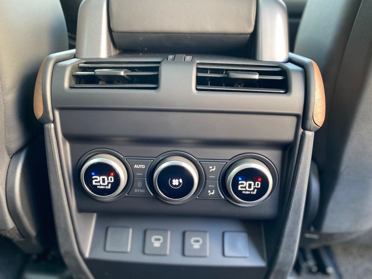 LAND ROVER DEFENDER 110 P400E HSE COUPE DU MONDE / 18850 KMS