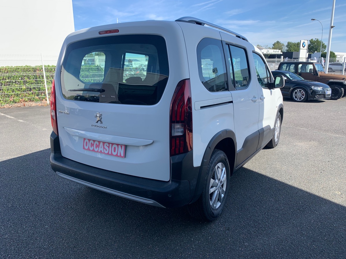 Peugeot Rifter 102 ch | Allure | 7 places | GPS | Roue de secours | Radar de stationnement arriére