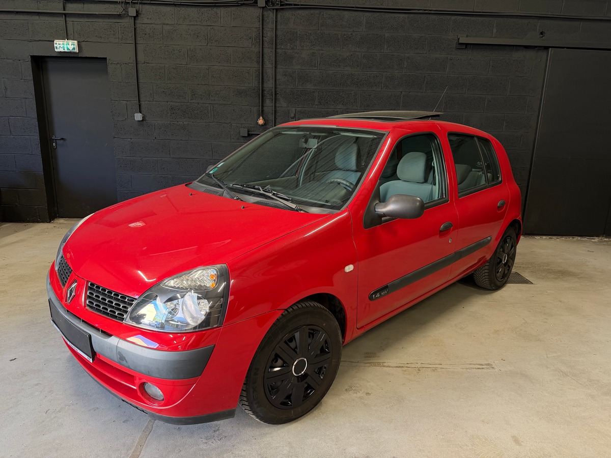 RENAULT Clio 2 1.4 Boite Automatique / Toit Ouvrant