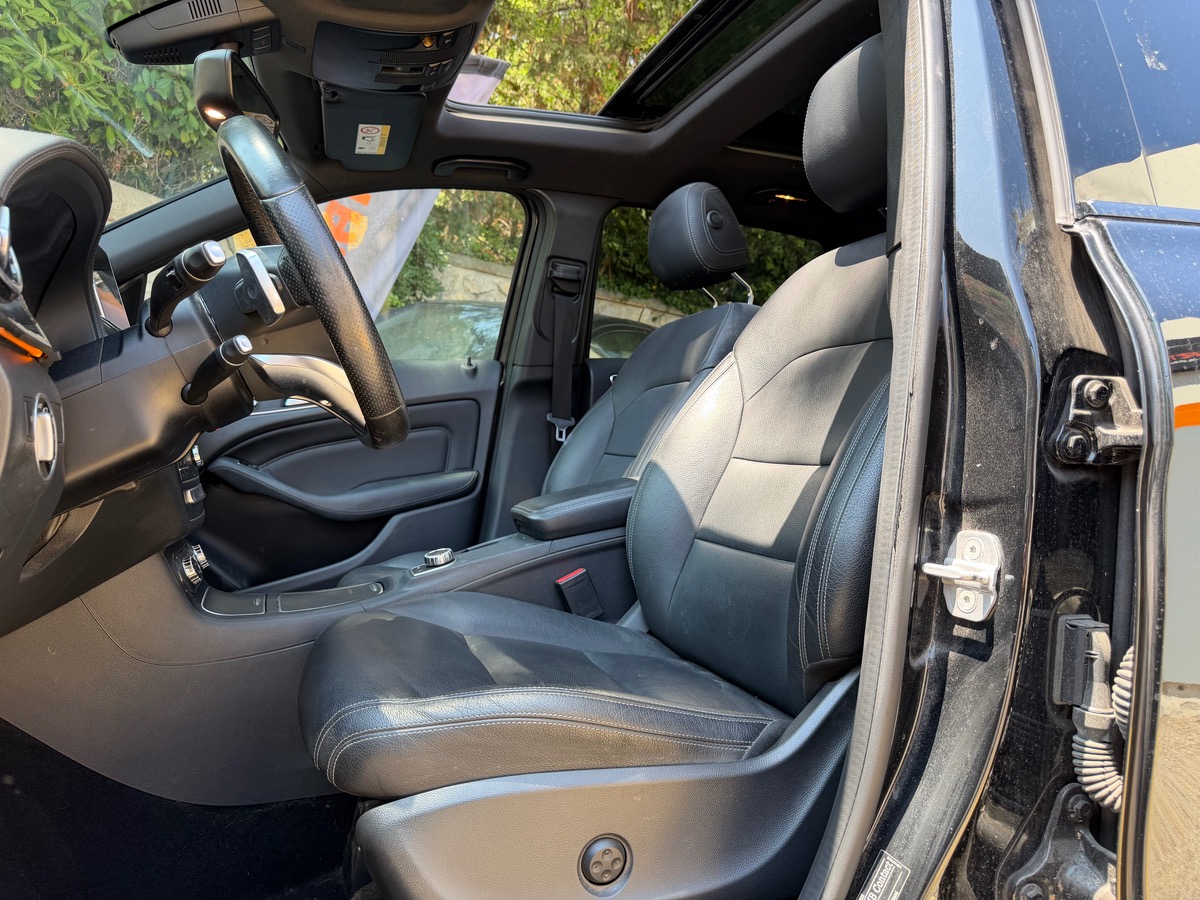 Mercedes Benz CLASSE B 200 1.6 i 156 CV / Pack AMG Fascination / Phase 2 /Toit Ouvrant / 1 er Main
