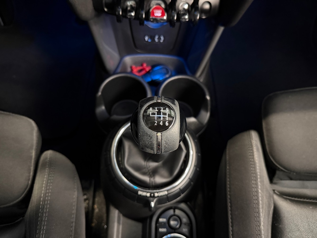 Mini Mini Cooper d 116CH Pack Chili
