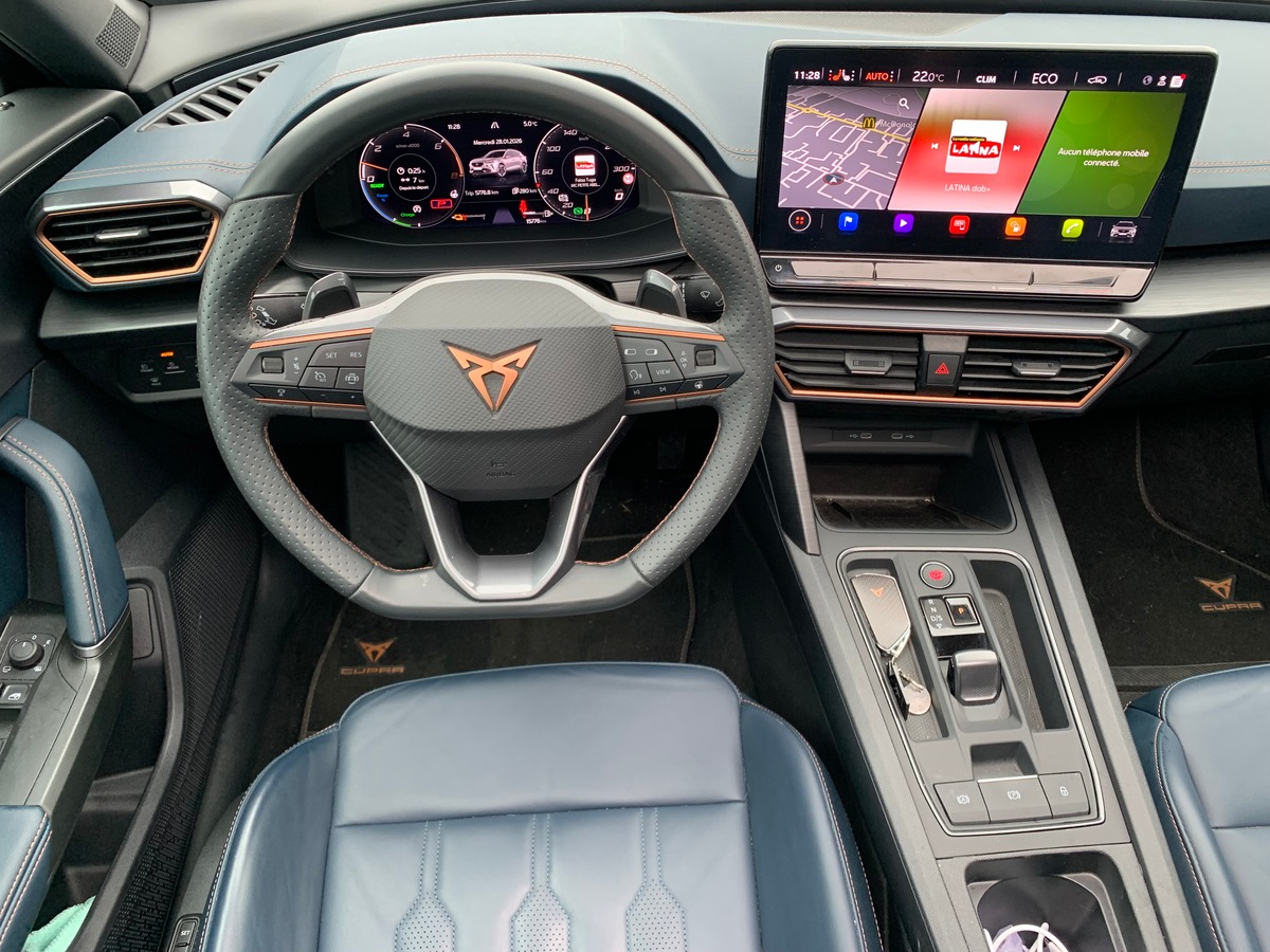 Cupra FORMENTOR E-HYBRID 204 | Business Edition | Cuir | Apple Car Play | Toit ouvrant panoramique