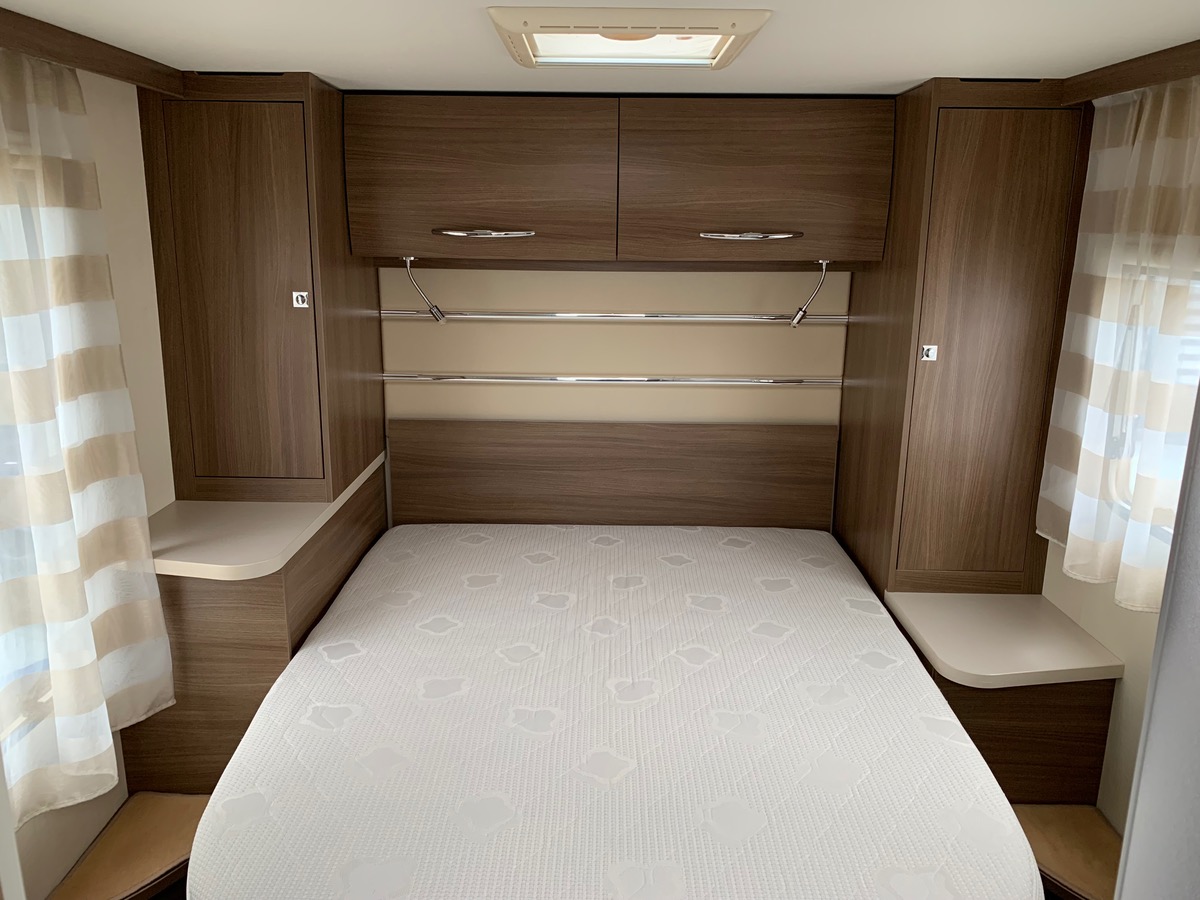 Ford Challenger 155 ch | 2,2 litres | GENESIS 288 EB Profilé | 3 Couchages | Caméra de recul