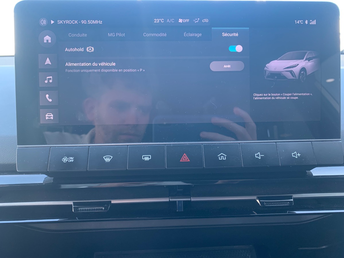 MG MG4 245 | 77 Kwh | Luxury | Apple car Play | Caméra | Siéges chauffants | Régulateur adaptatif