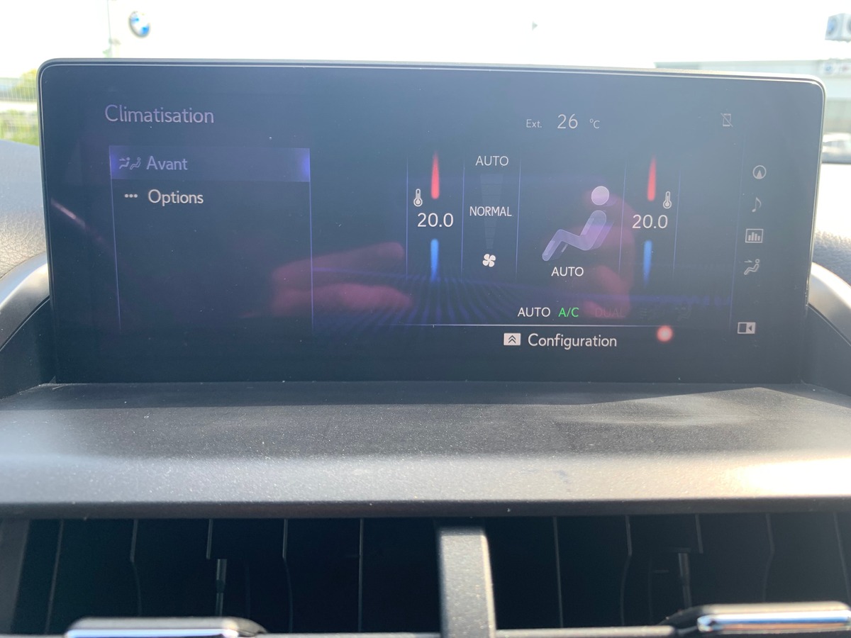 Lexus NX 300h 197 ch | F-SPORT 4WD | Caméra de recul | Siéges électriques | Toit panoramique | GPS