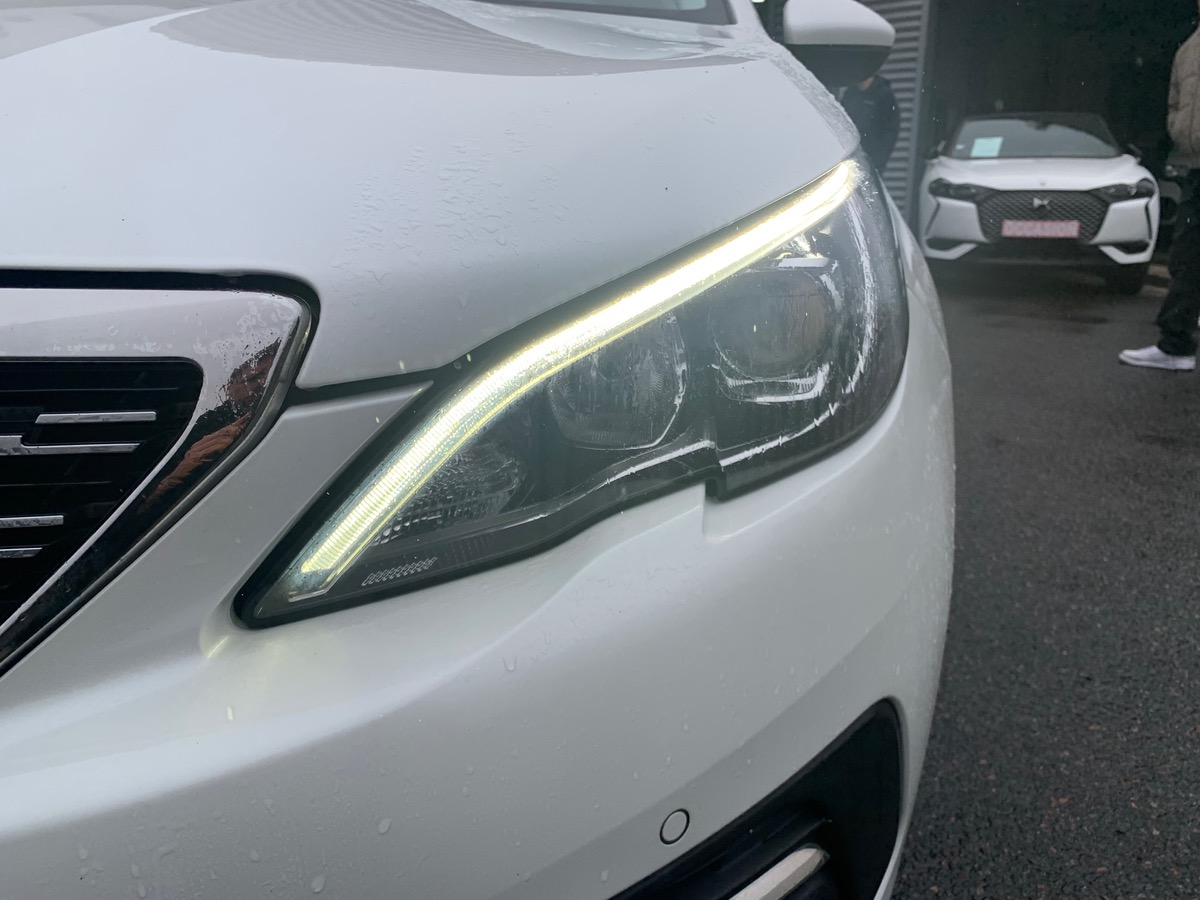 Peugeot 308 SW 130 ch | Allure | Régulateur vitesse | Mirror Screen | Attelage | Radars stationnement