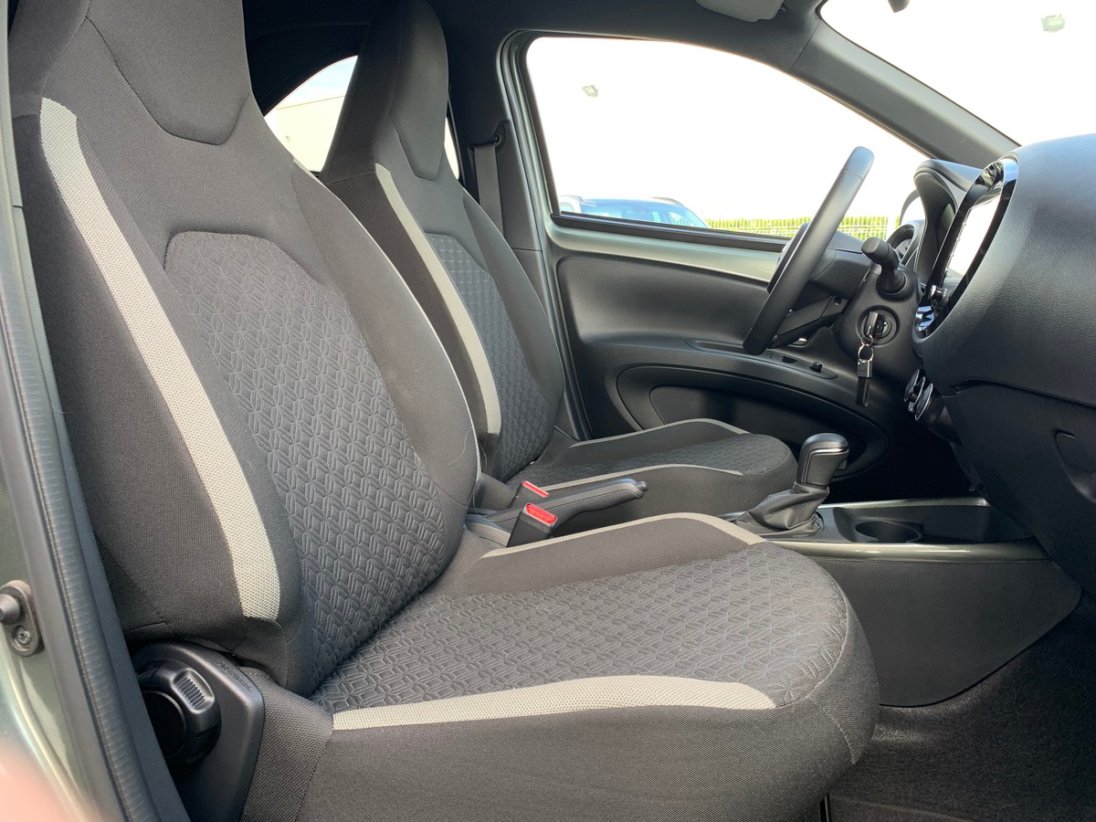 Toyota Aygo X 72 | Design | Apple car play | Régulateur | Climatisation | Ecran couleur tactile 8 "