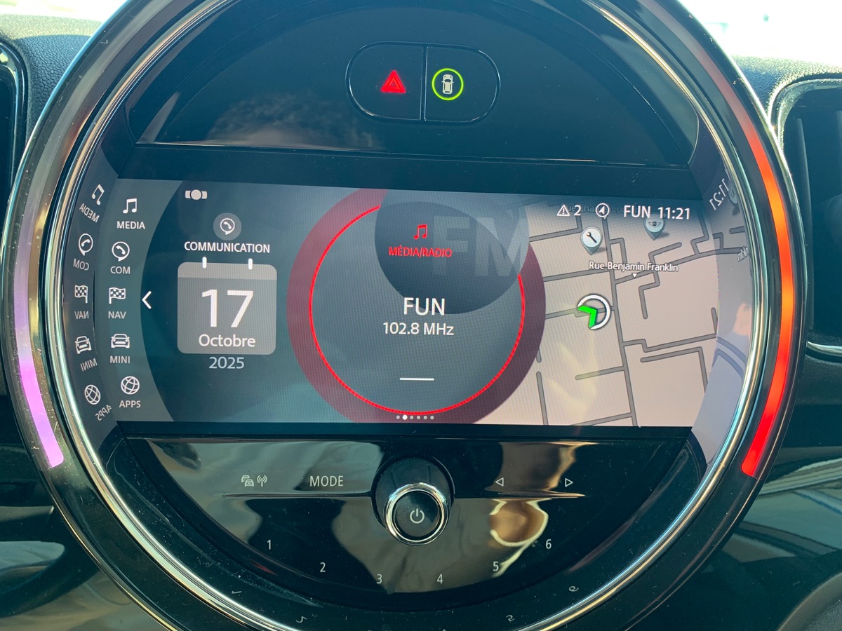 Mini Countryman 136 ch | Cooper Essential | Radars de stationnement avant / arrière | JA 18" design