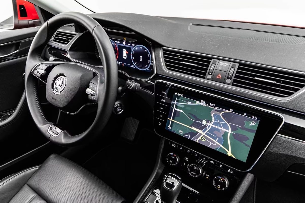 Skoda Superb Combi III 2.0 TDI 200ch SCR Laurin&Klement 4x4 DSG7 Toit ouvrant Canton Attelage