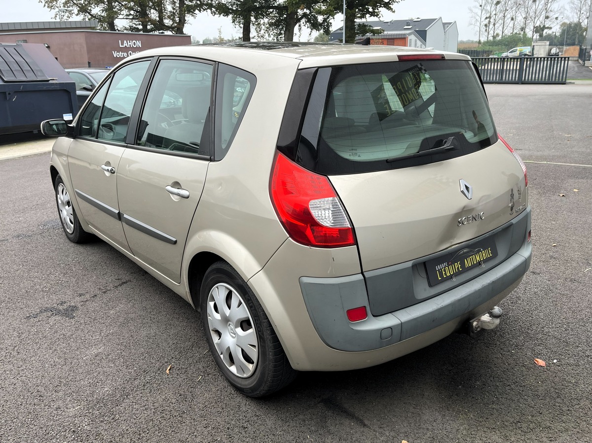 RENAULT Scenic II (2) 1.9 DCI 130 FAP EXPRESSION + attelage
