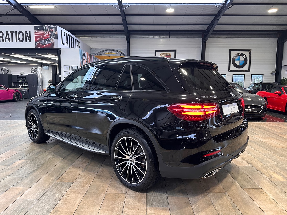 Mercedes-Benz Classe GLC 300 Fascination 4MATIC AMG 9G-Tronic - 1ère Main - Attelage - Options +++
