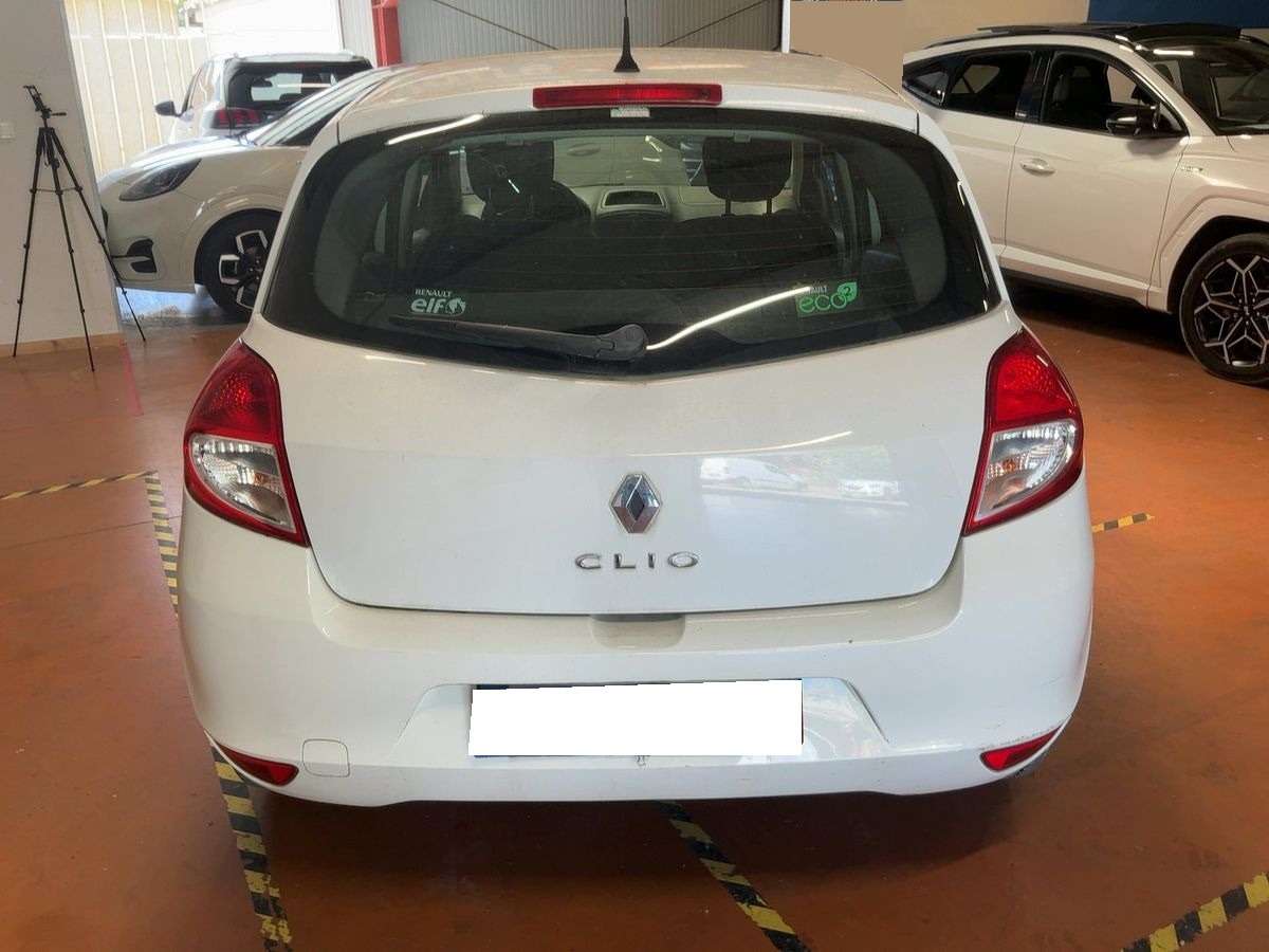 RENAULT Clio III 1.2i 16v 75 Authentique