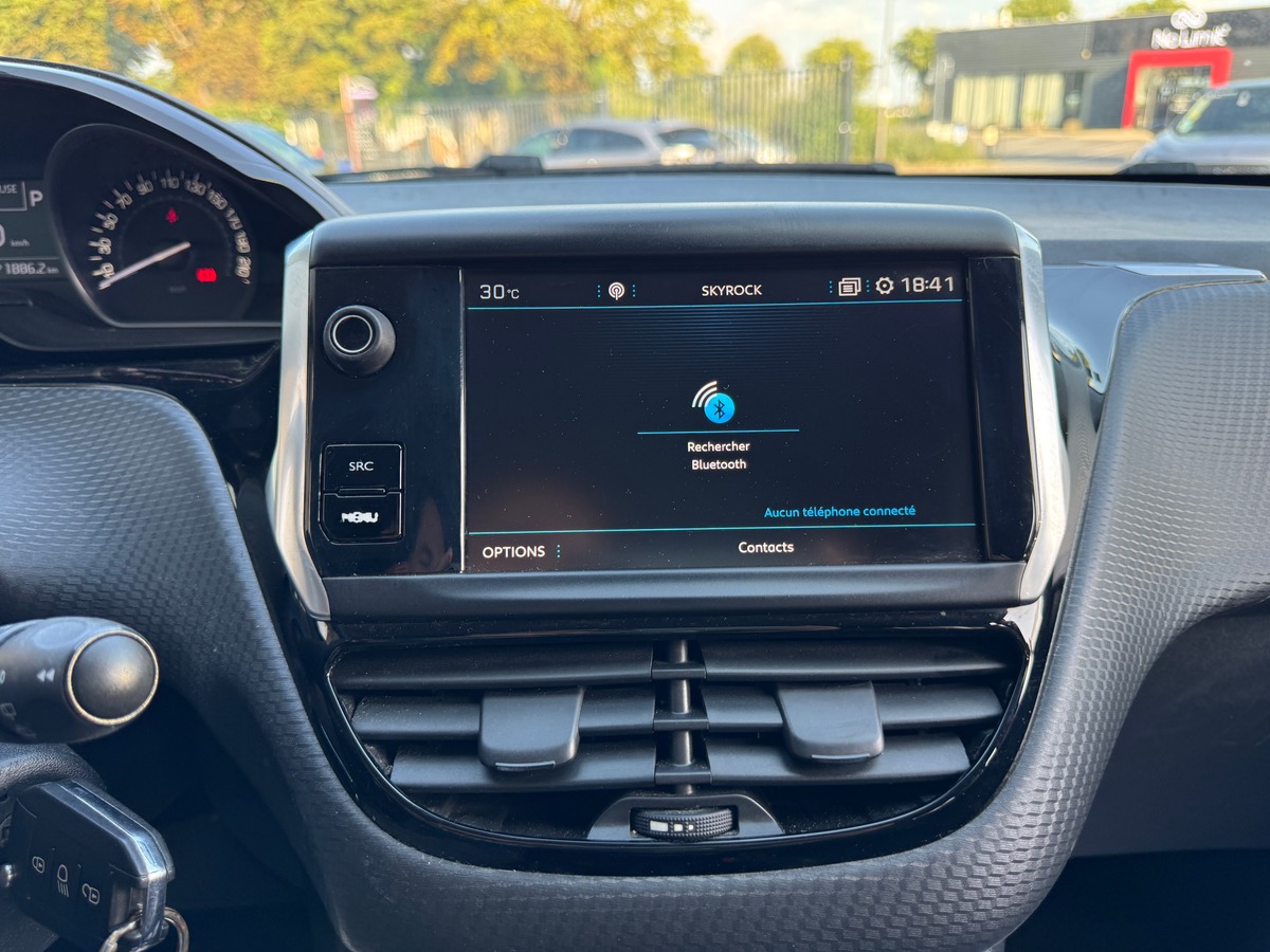 Peugeot 208 110CH S&S EAT6 GT LINE - Première main - Entretiens Peugeot  - Carplay