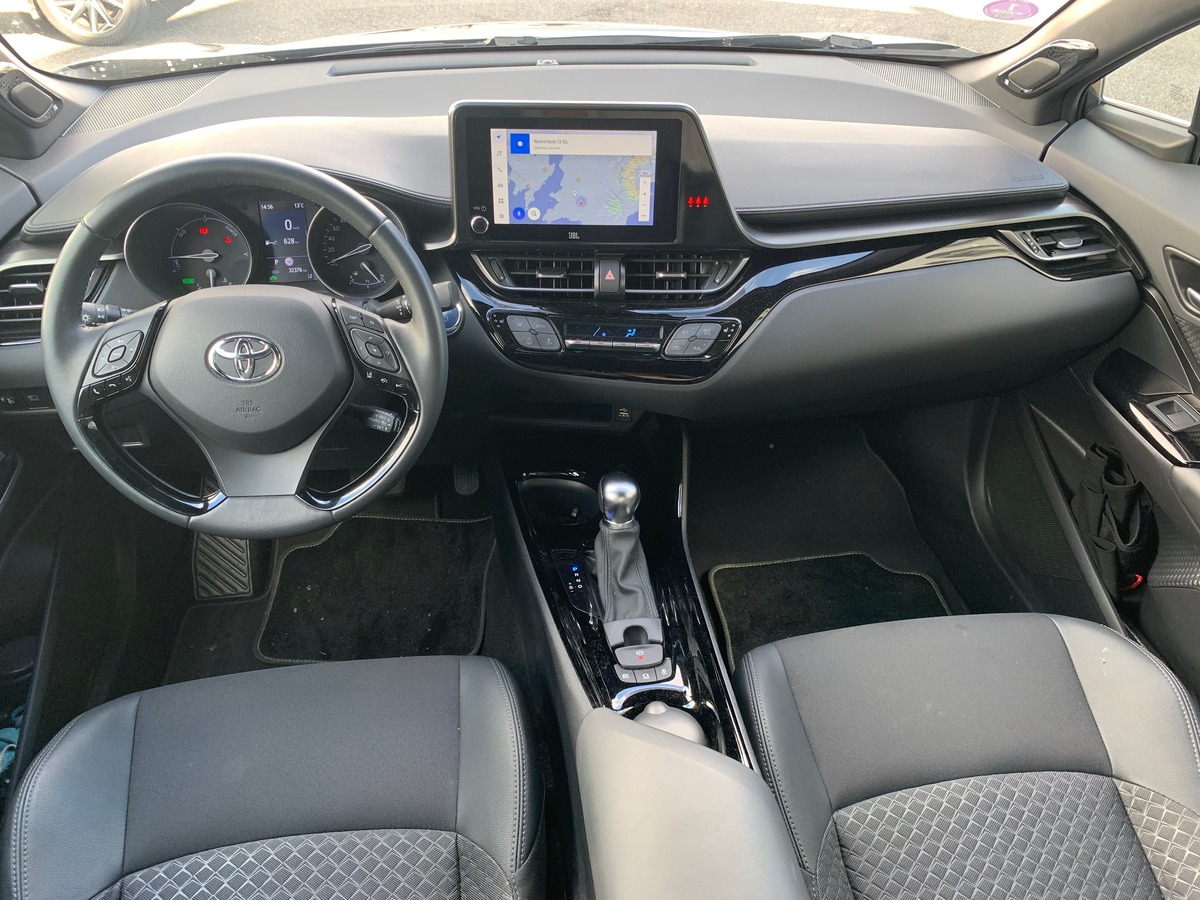 Toyota C-HR 184 ch | Attelage | GPS | Radio JBL | Caméra recul | Radar stationnement arriére, avant