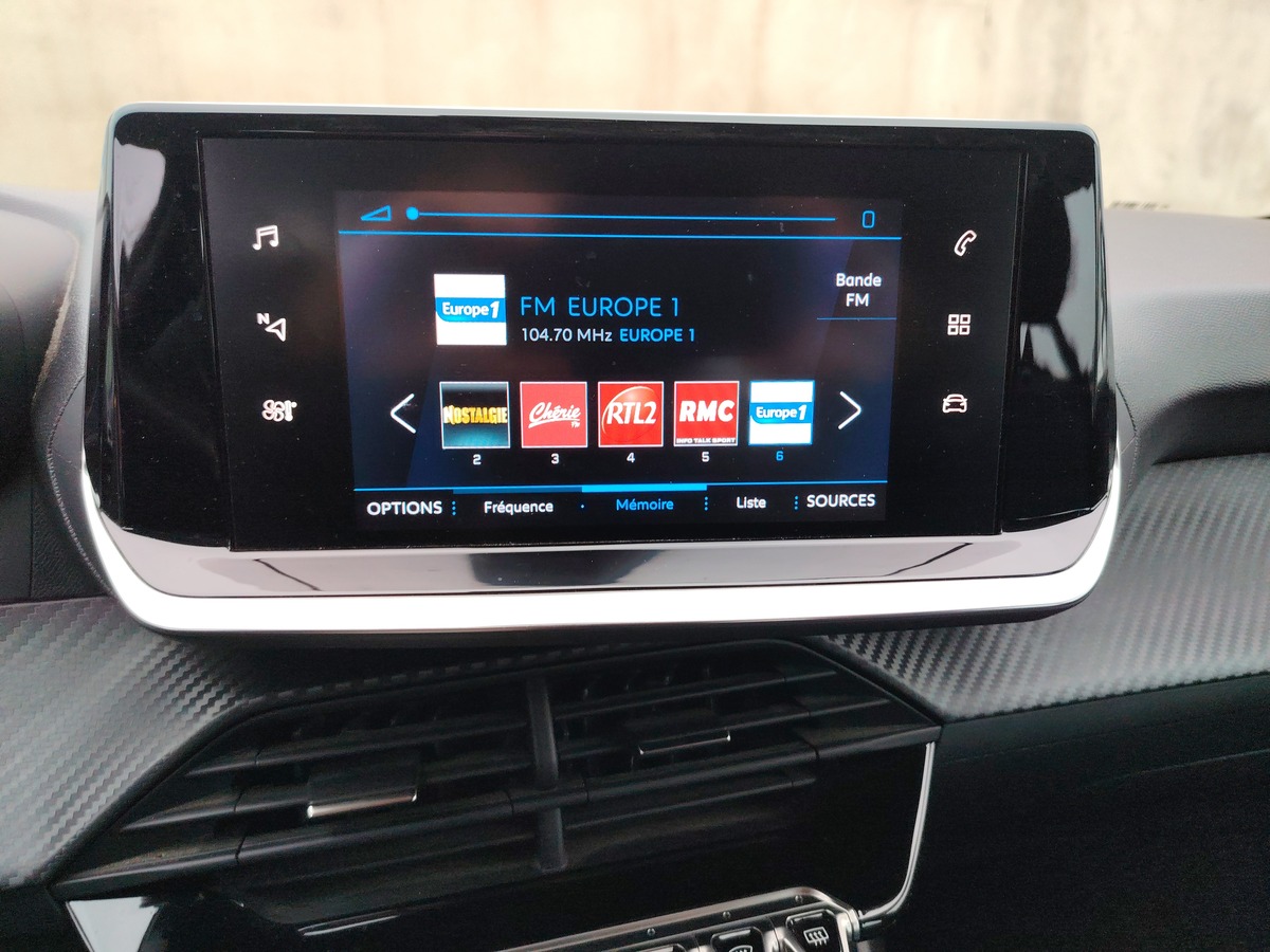 Peugeot 208 1.5 HDI 100 PREMIUM 2 PLACES (SOCIETE )