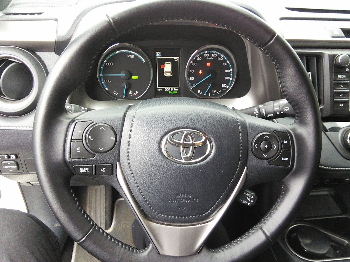 Toyota RAV4 2.5 VVTi 197 HYBRIDE DESIGN 2WD E-CVT 155 cv Boîte auto