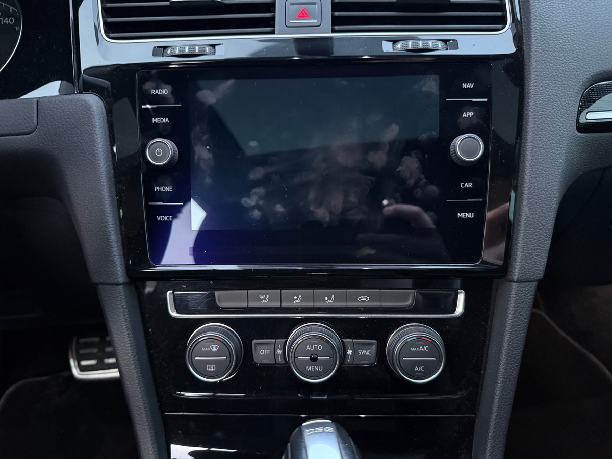 Volkswagen Golf 1.5 TSI R-LINE - STAGE 1