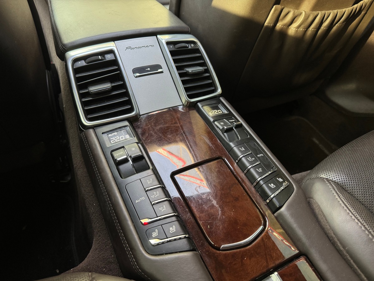 Porsche Panamera Turbo 970 4.8 i V8 PDK 500 cv Full Options - Entretiens Porsches