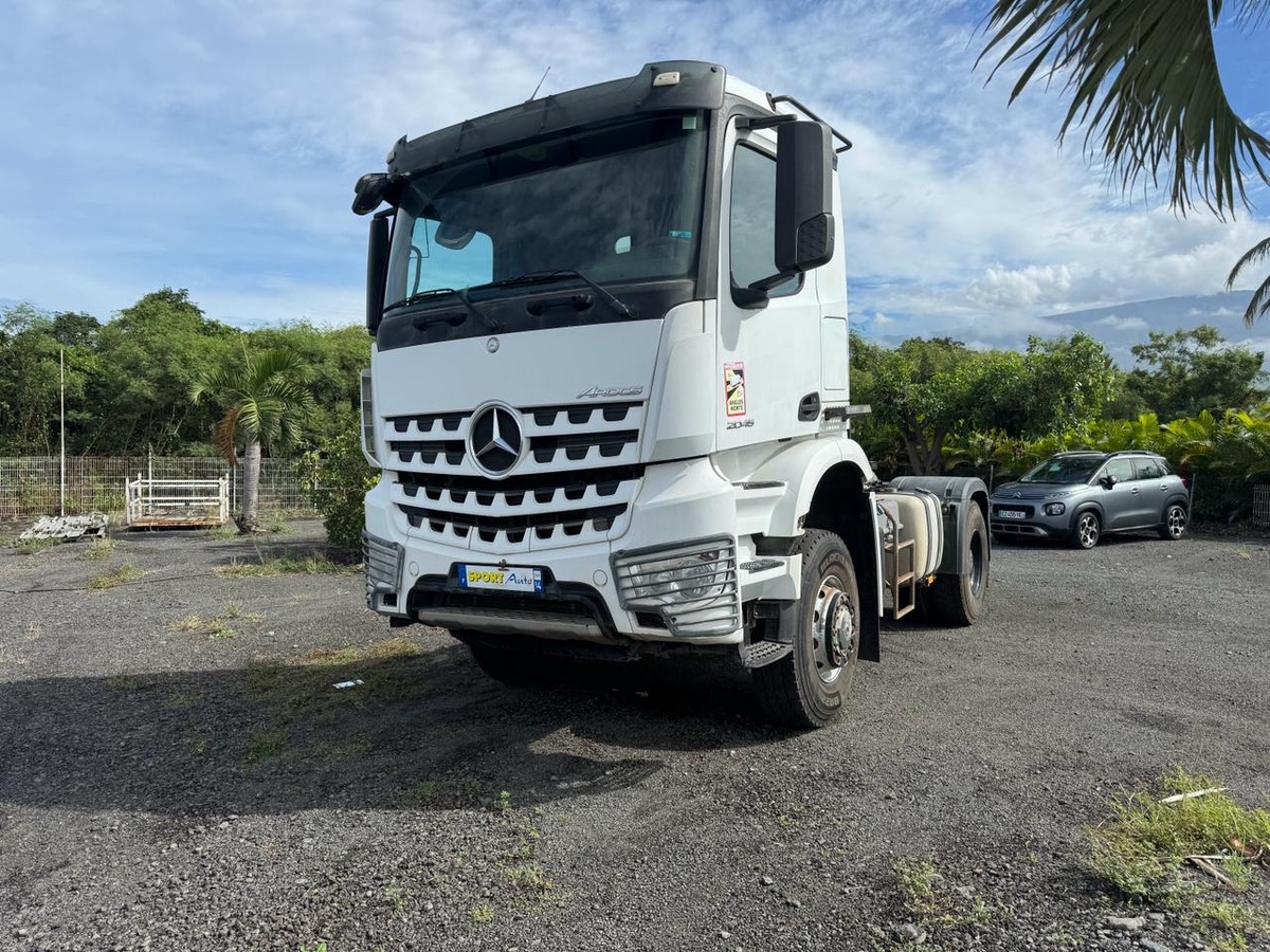 Mercedes-Benz Arocs TRACTEUR AVEC REMORQUE SPORT AUTO