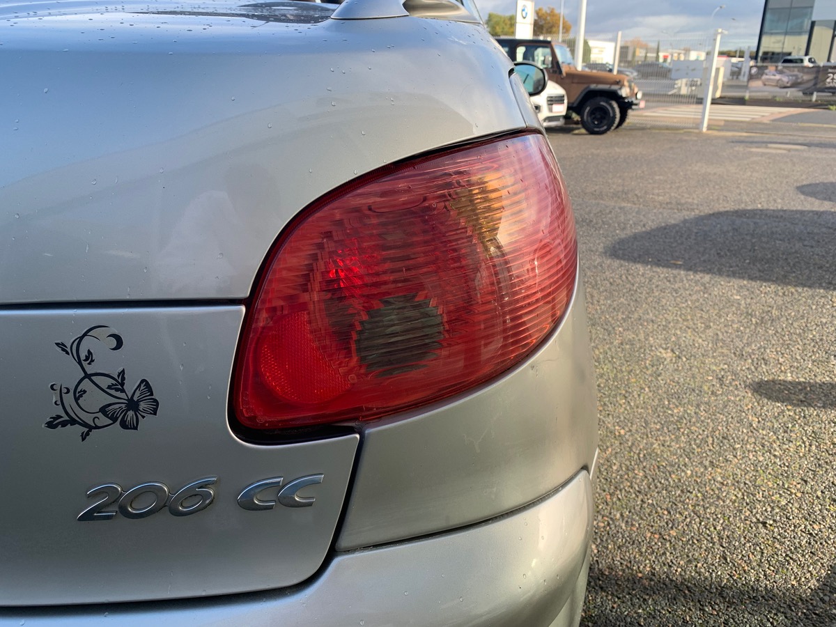 Peugeot 206 CC 136 ch | Rolland Garros | Sellerie cuir | Climatisation automatique | Jantes Alu