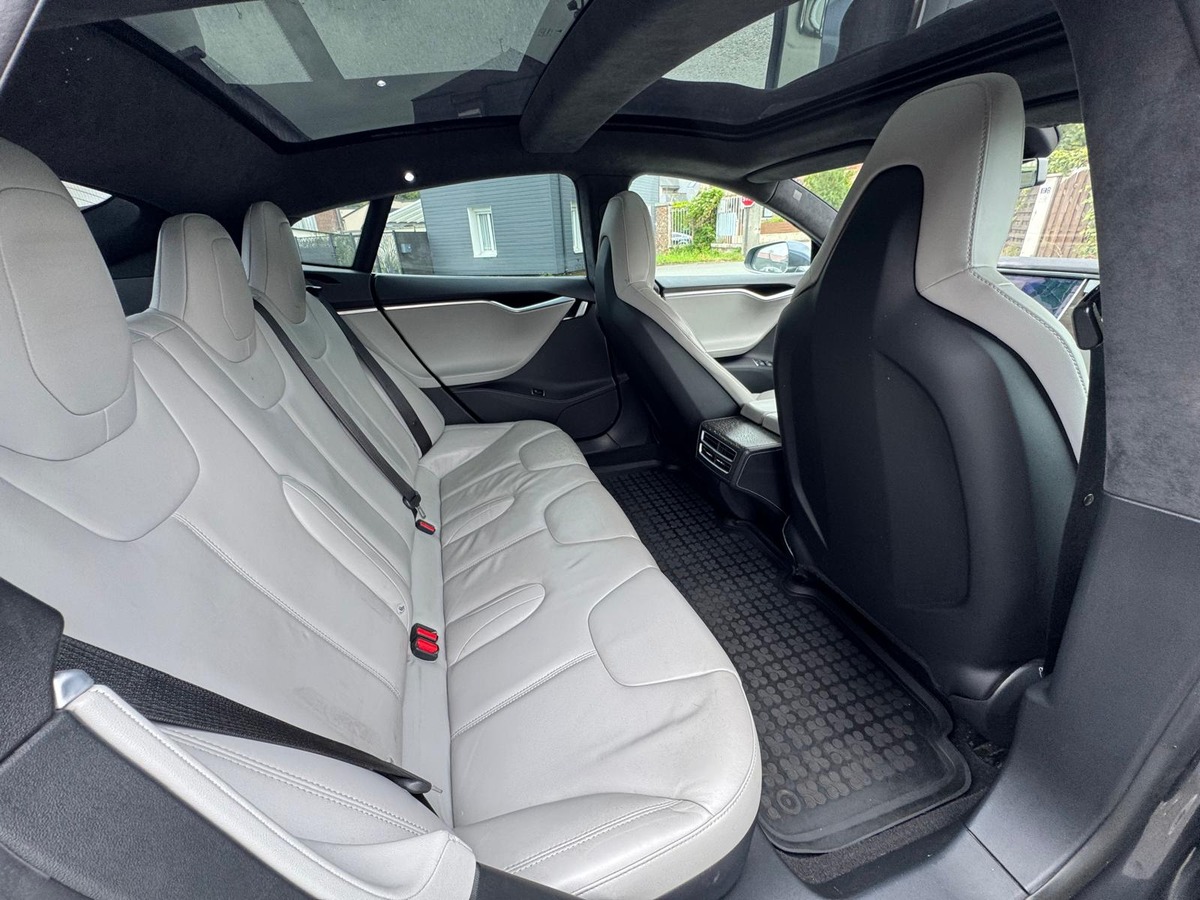 Tesla Model S 85 367CV 7 places - Recharge gratuite à vie