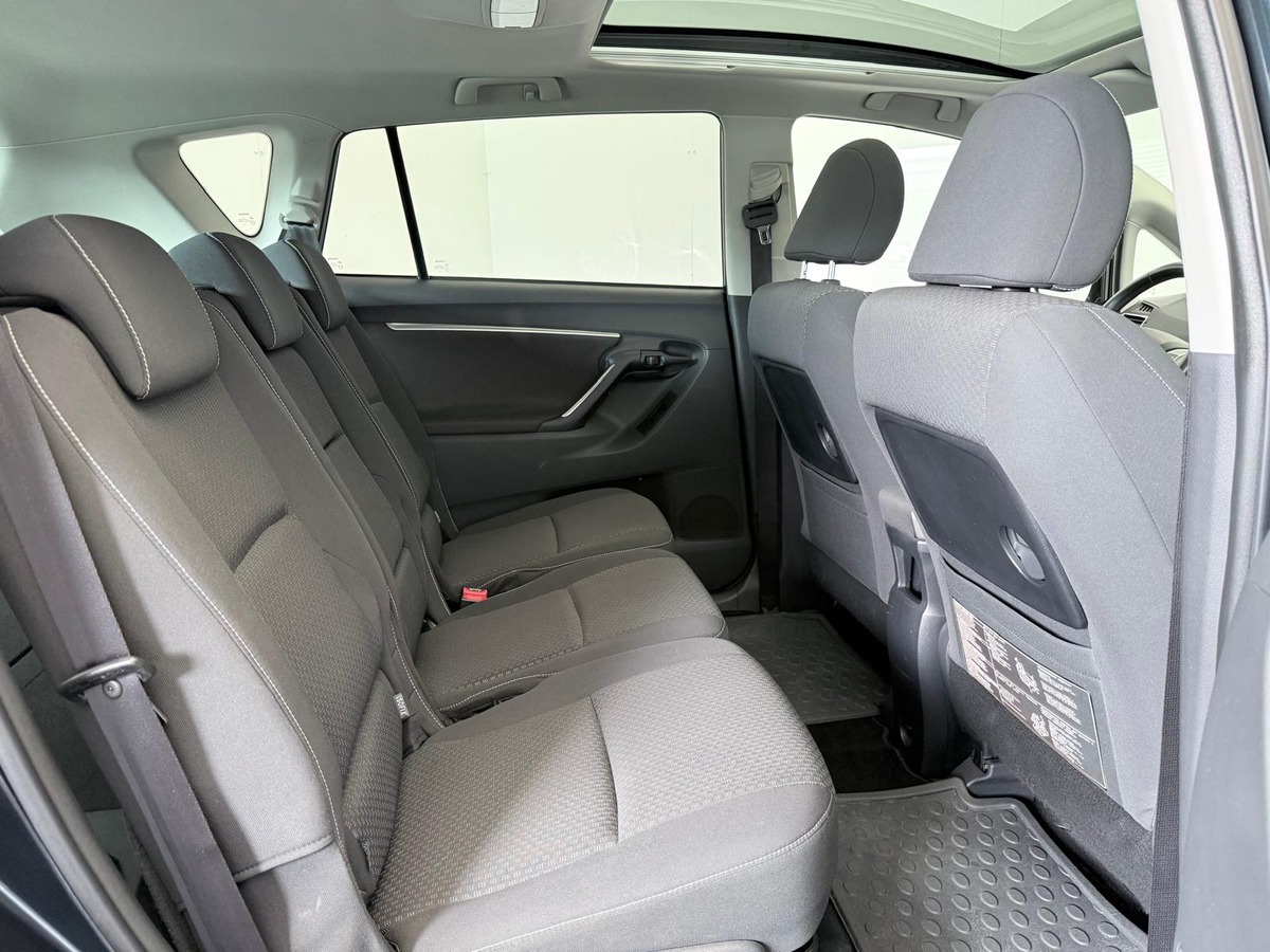 Toyota Verso 2.0 D4 - D 124  Première main