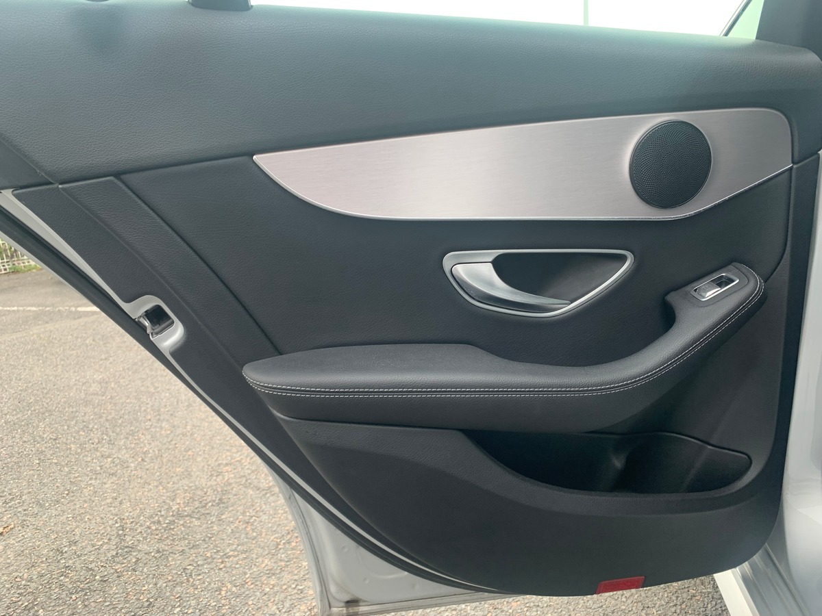 Mercedes-Benz Classe C IV (2) 200 Amg Line | 184 ch |  9G-TRONIC | Caméra recul | Sièges avant sport