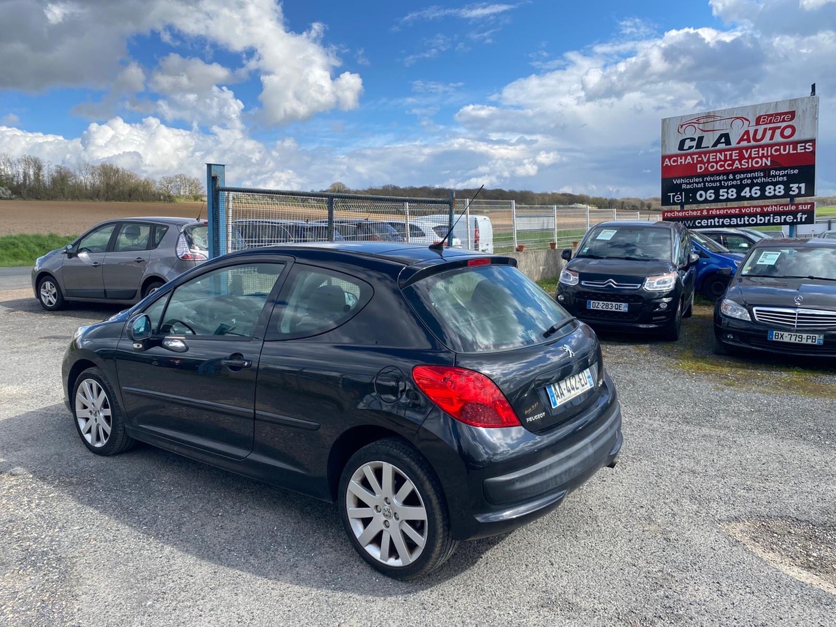 Peugeot 207 1.6 hdi 110cv feline 1ere main faible kilomètre 