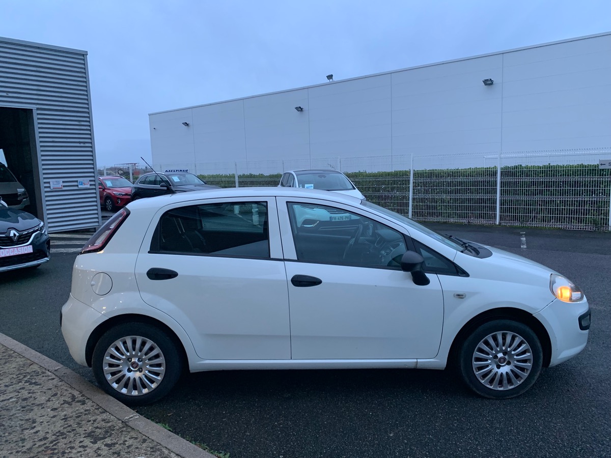 Fiat Punto 69 ch | Radio CD MP3 | Vitres avant électriques | Airbags | ABS | Commandes Radio volant