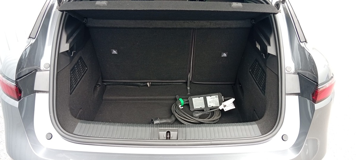 RENAULT MEGANE-E -Tech  EV60 220cv " SOH 95% " Finition "Iconic Optimum Charge C" en Excellent Etat
